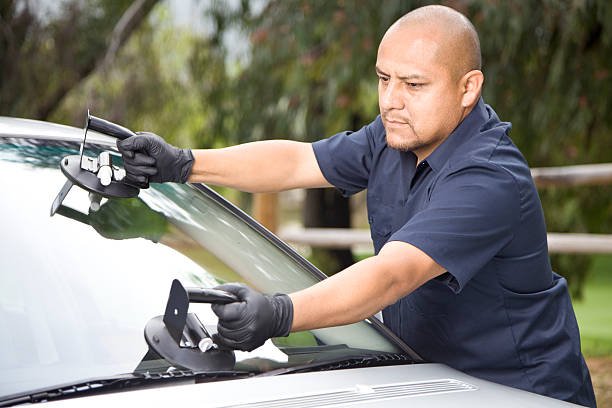 Auto Glass Repair Anaheim CA - Free Mobile and Onsite Services