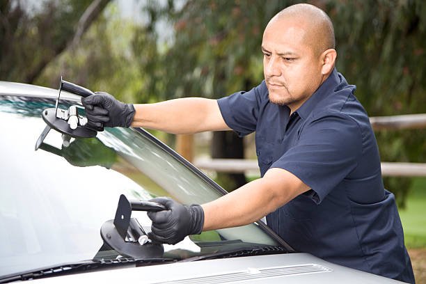 Auto Glass Repair Santa Ana CA - Get Expert Windshield Repair and Replacement Services with Anaheim Mobile Auto Glass